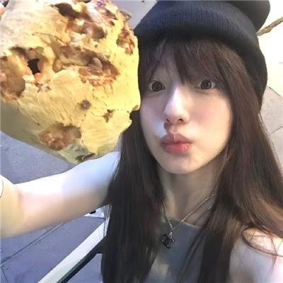 地板下的小矮人封面